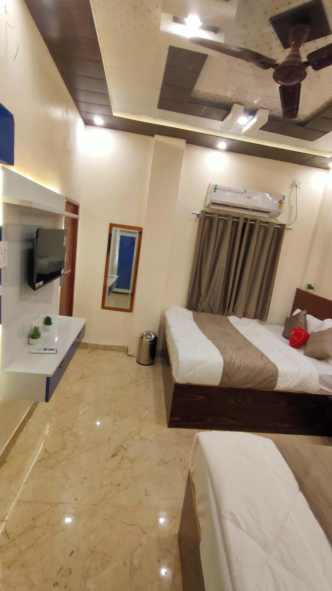 Sri Krishna Residency Hotel Varanasi Luaran gambar
