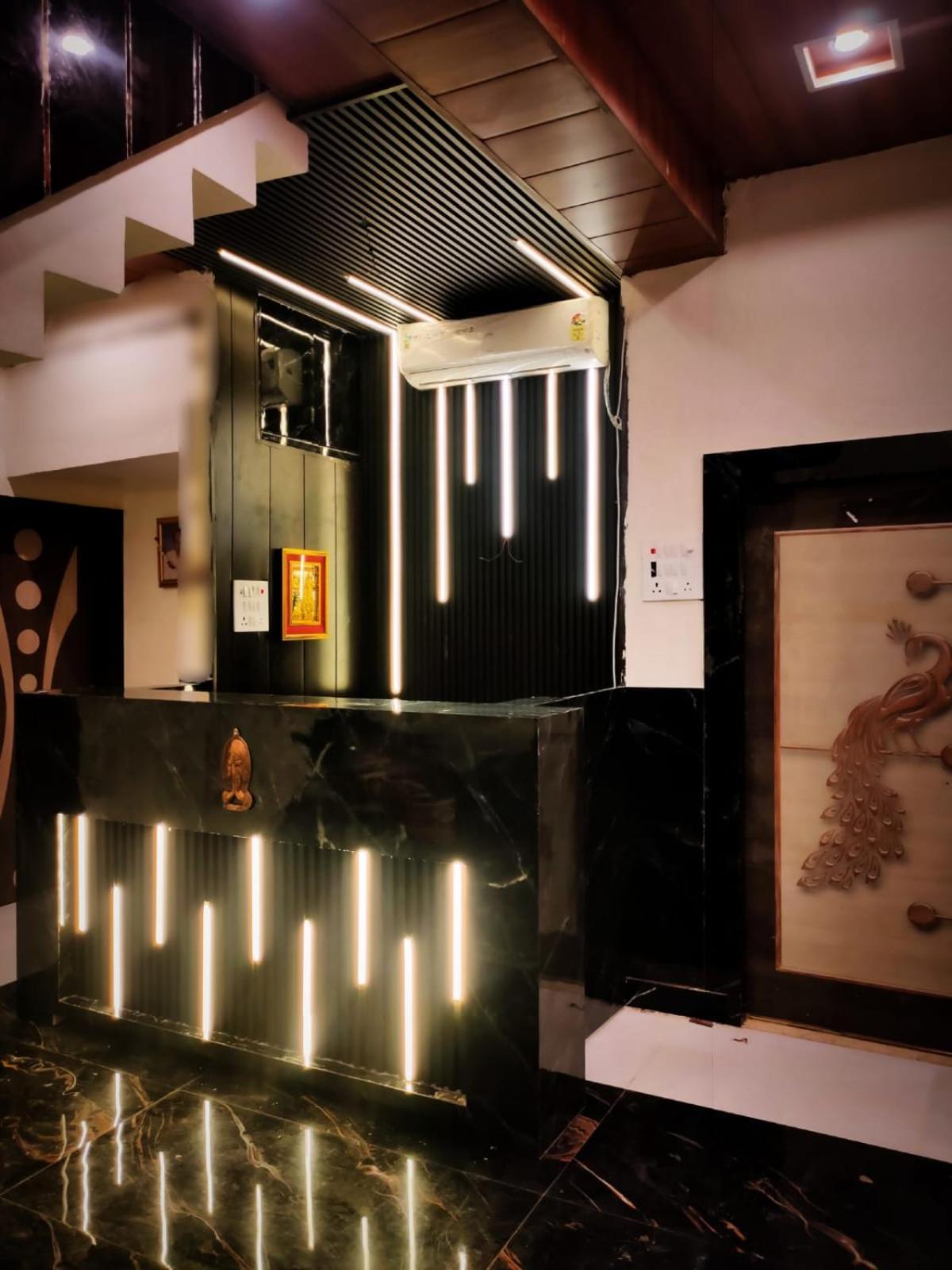 Sri Krishna Residency Hotel Varanasi Luaran gambar