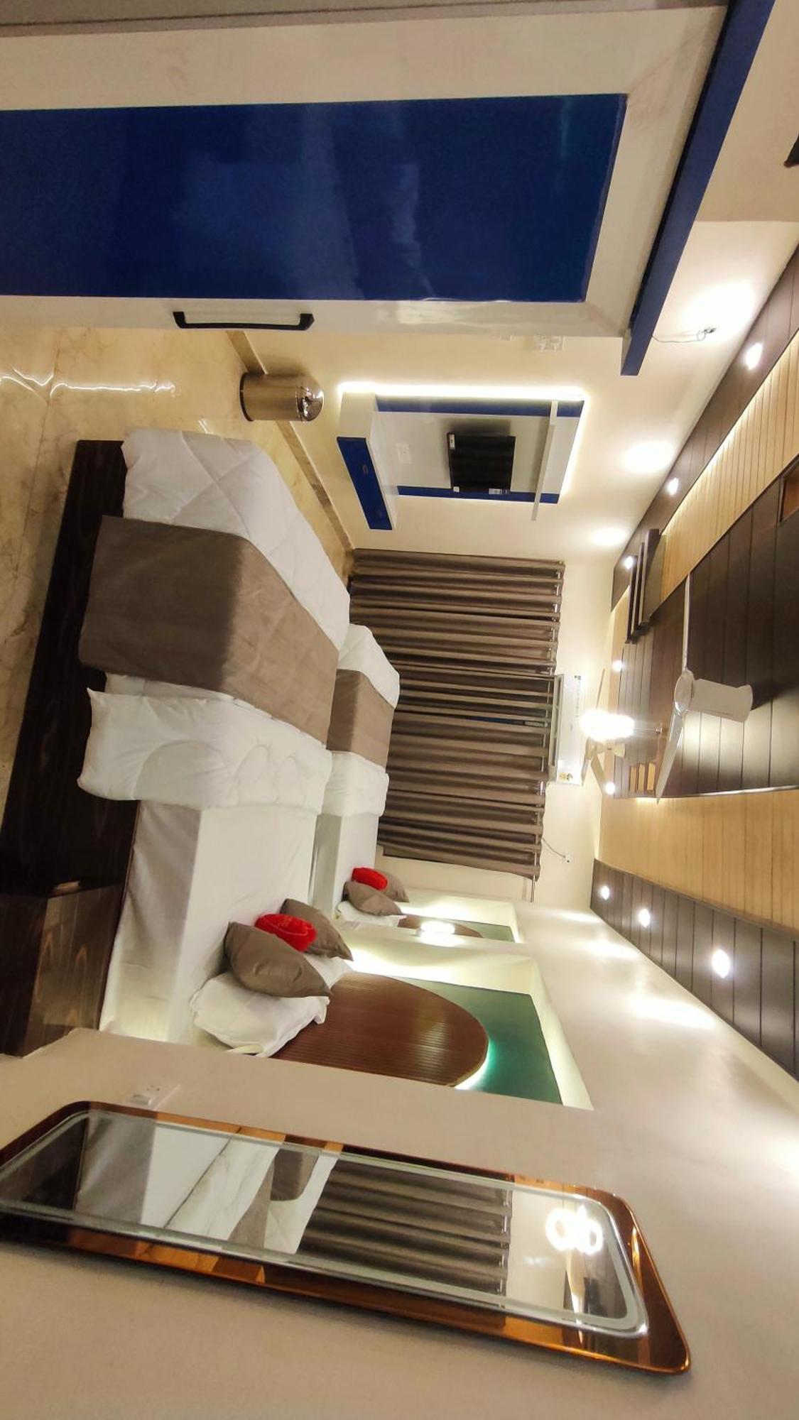 Sri Krishna Residency Hotel Varanasi Luaran gambar