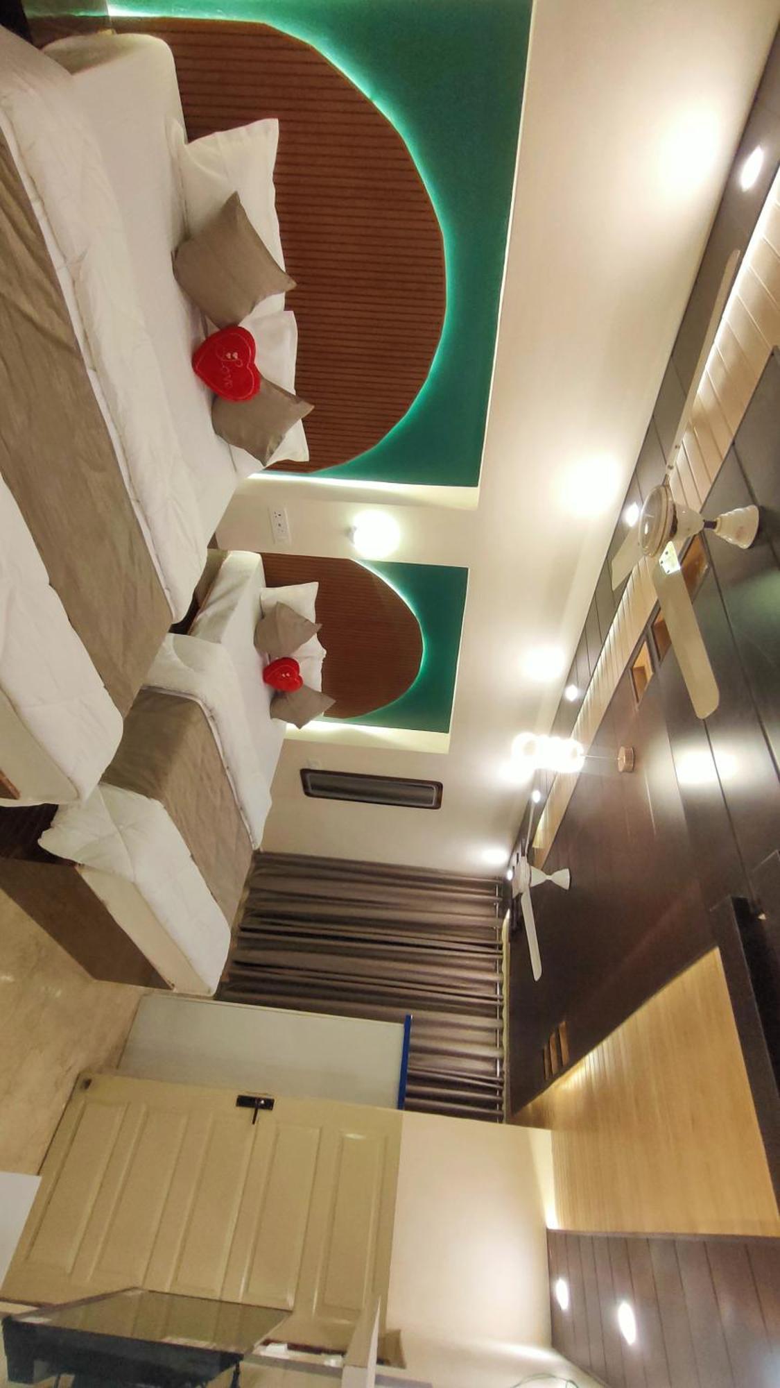 Sri Krishna Residency Hotel Varanasi Luaran gambar