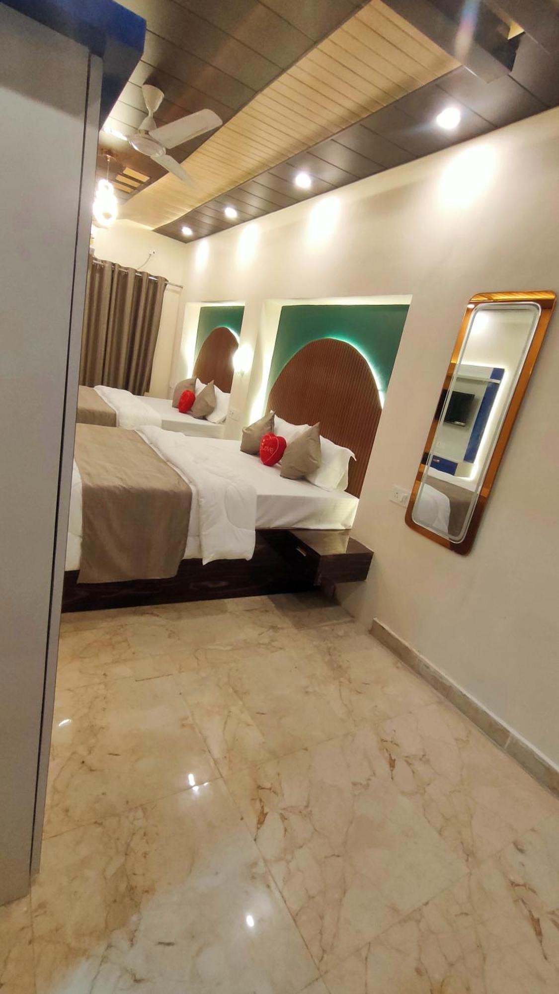 Sri Krishna Residency Hotel Varanasi Luaran gambar