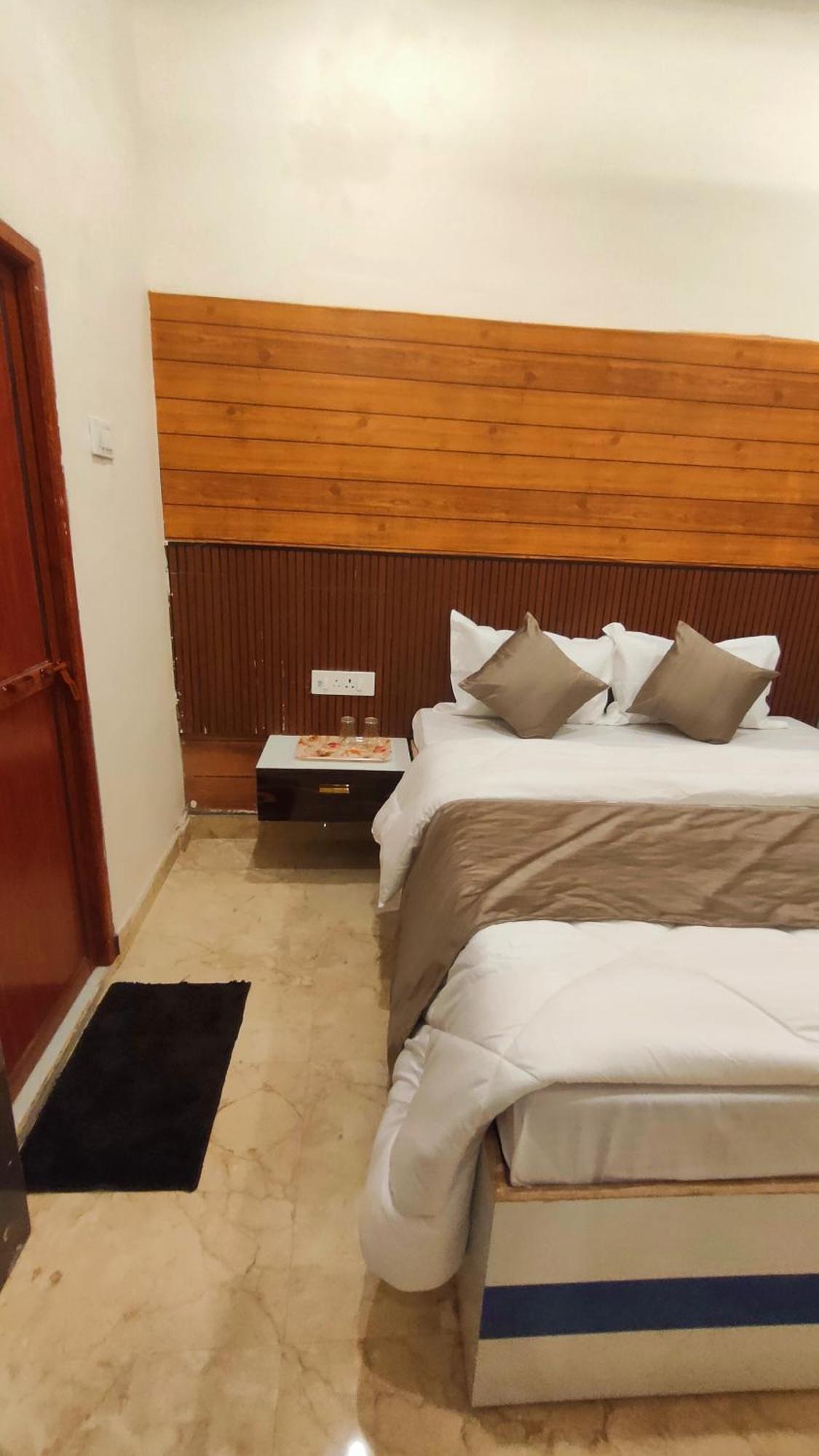 Sri Krishna Residency Hotel Varanasi Luaran gambar