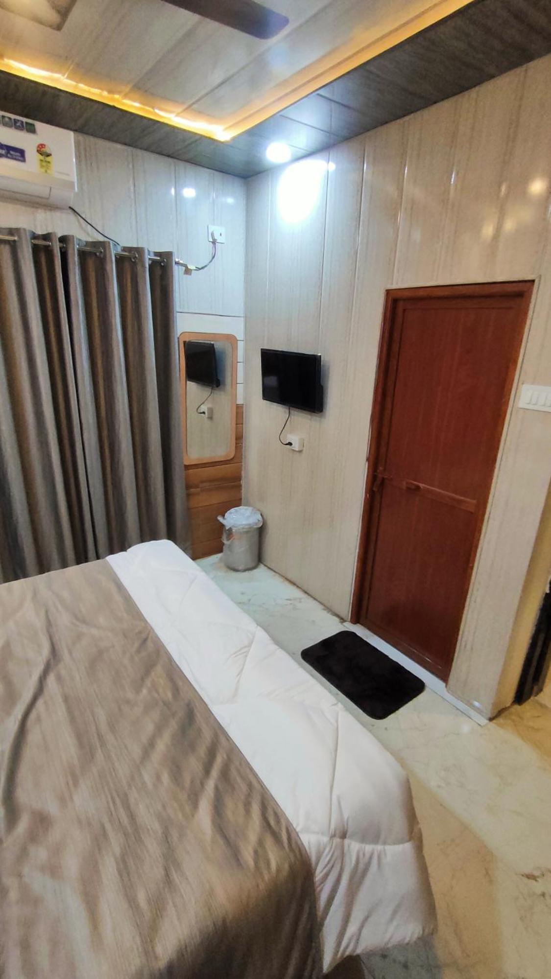 Sri Krishna Residency Hotel Varanasi Luaran gambar